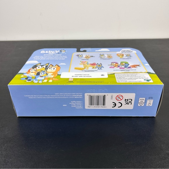 Bluey School Pack Figure Set 4-Pack includes Bluey, Rusty, Chloe, Calypso - Picture 10 of 11